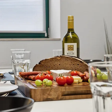 Rudi Homes #2 Apartment *